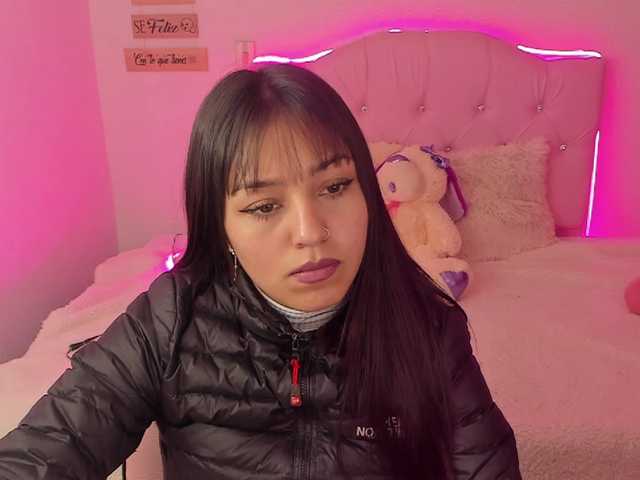 Емитувани слики од екранот SaraaBryce