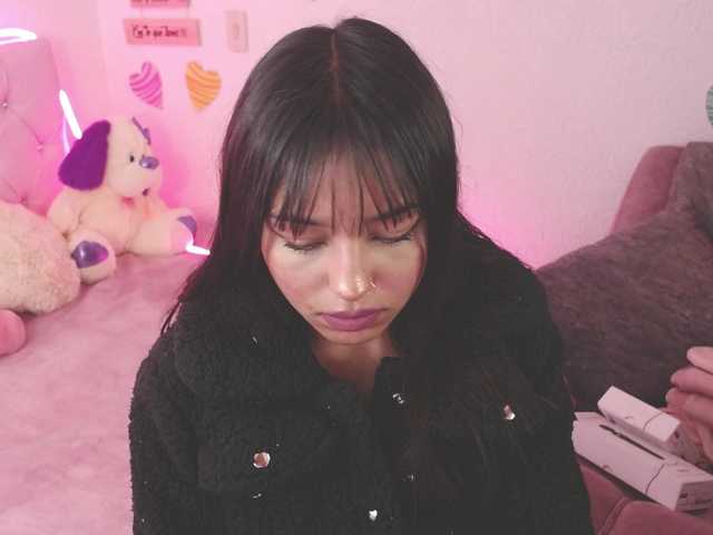 Емитувани слики од екранот SaraaBryce