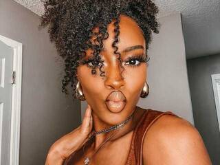 Еротски видео разговор Sarah-Sweets