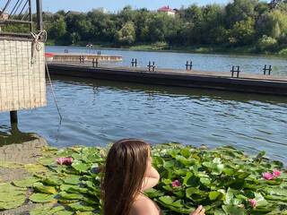 Еротски видео разговор SarraMelluBabe