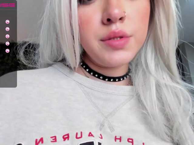 Емитувани слики од екранот SashaRougue