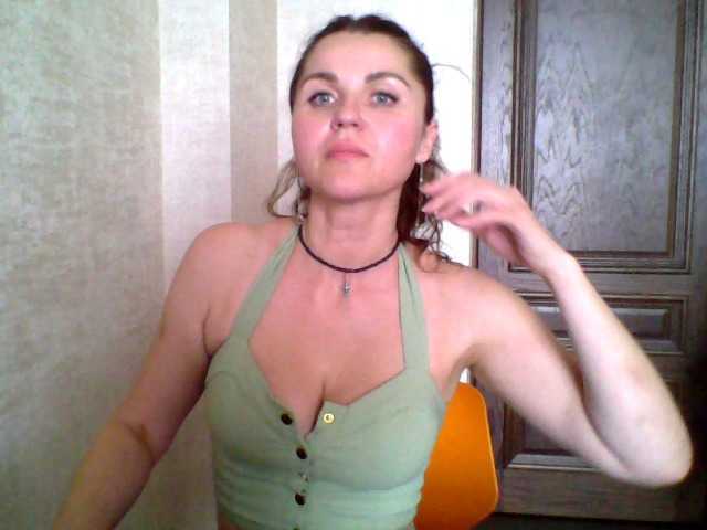 Емитувани слики од екранот SashaSquirt1