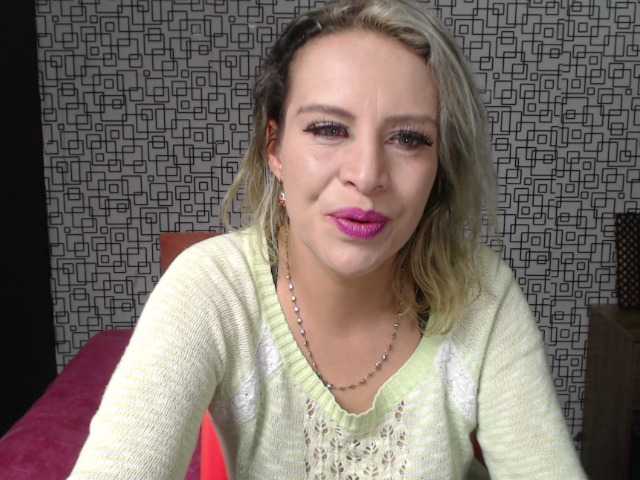 Емитувани слики од екранот Scarlettsex69