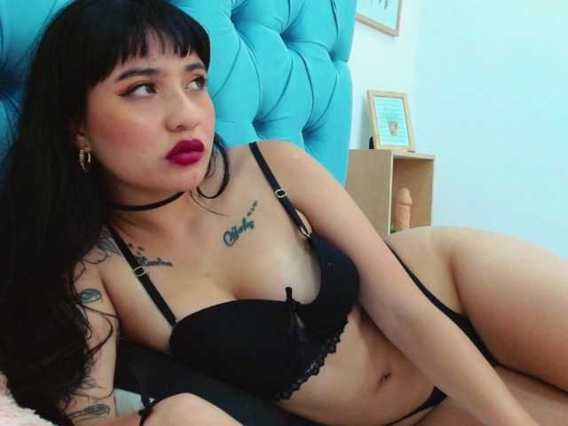 Емитувани слики од екранот SelenaAngels