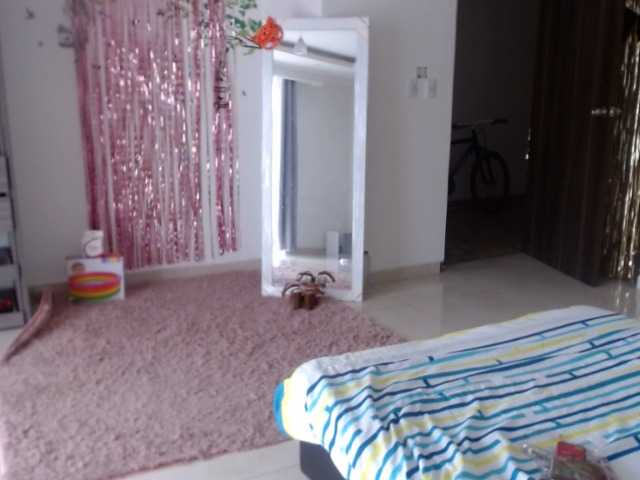 Емитувани слики од екранот Selenna1