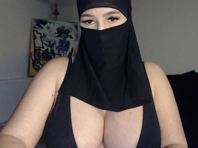 Емитувани слики од екранот SelmaAzmani