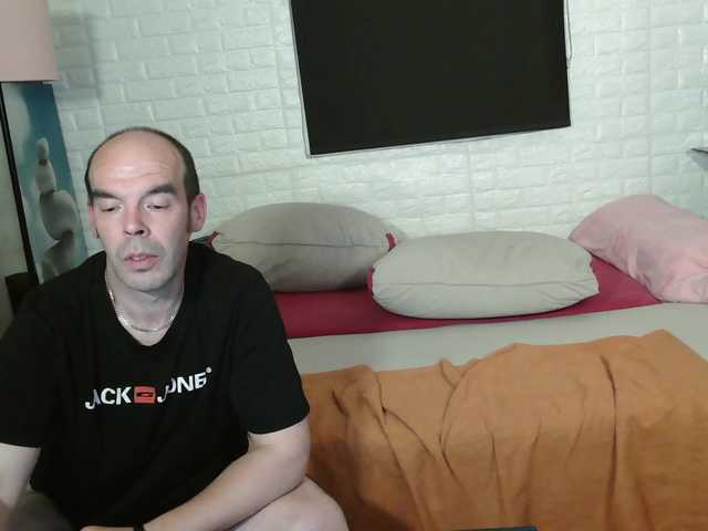Емитувани слики од екранот Sexpirience2925