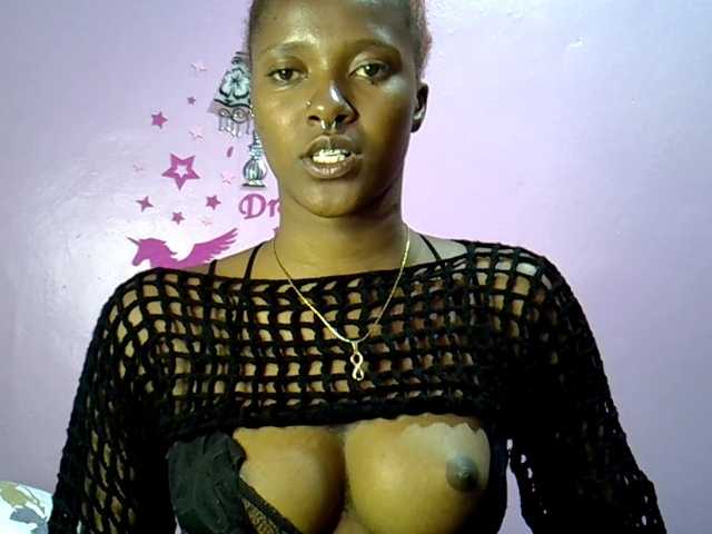 Емитувани слики од екранот Sexxyezzy