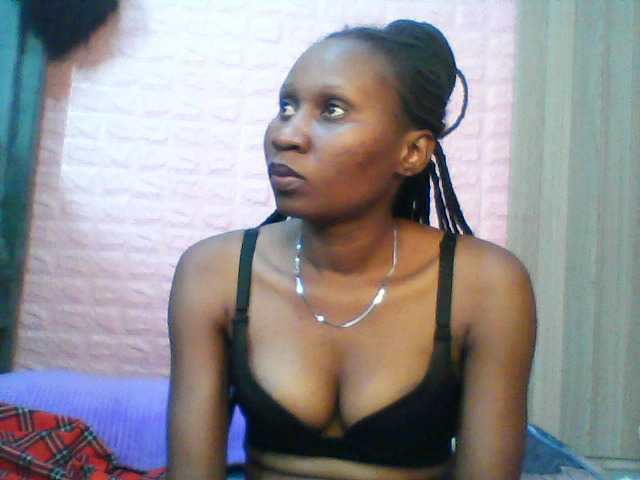 Емитувани слики од екранот Sexy-melanin001