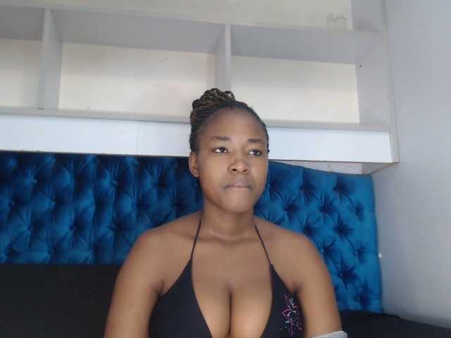 Фотографии SexyAmeena200 hello if you dont find me attractive dont bother staying in my room ,leave before i kick yourself out u guys piz like and follow me .you cant just come in my room and .piz help me pay my tution fee.