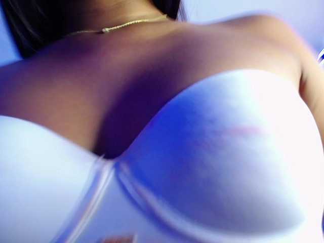 Емитувани слики од екранот SexyAppetite