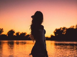 Еротски видео разговор SexyBooklover