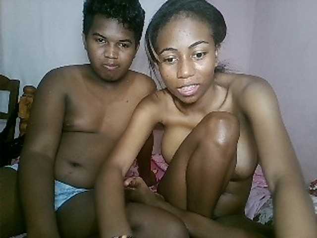 Емитувани слики од екранот sexycouple32