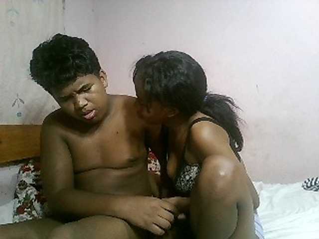 Емитувани слики од екранот sexycouple32
