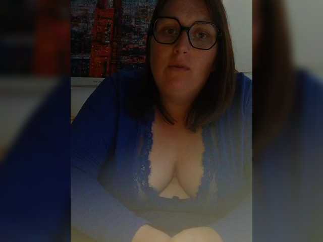Емитувани слики од екранот Sexycurvy-87