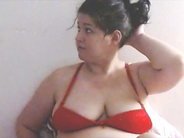 Емитувани слики од екранот SexyHotEmma