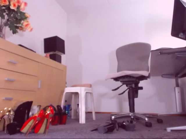 Емитувани слики од екранот SexyLegs