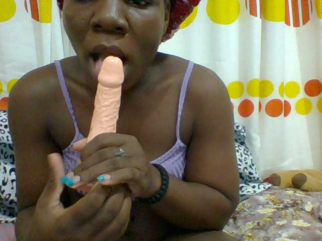 Емитувани слики од екранот Sexysally4