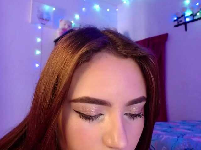 Емитувани слики од екранот shane-brooke