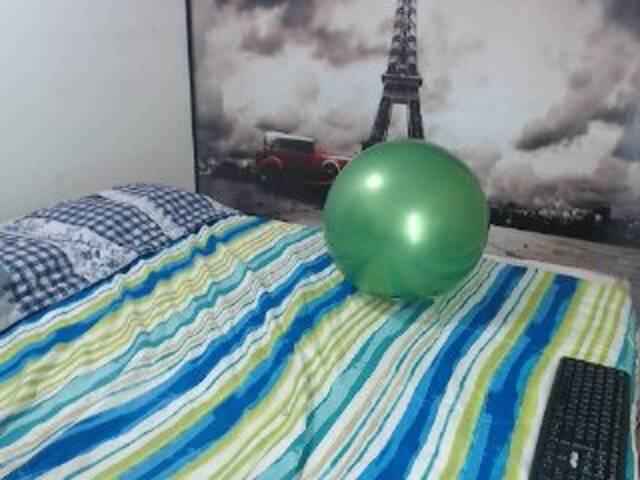 Емитувани слики од екранот SHARON203