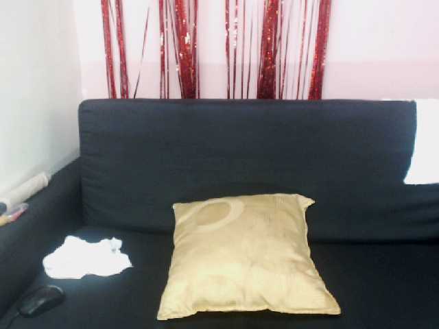 Емитувани слики од екранот ShaylaSexx