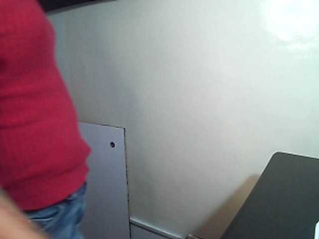 Емитувани слики од екранот Simpledbest