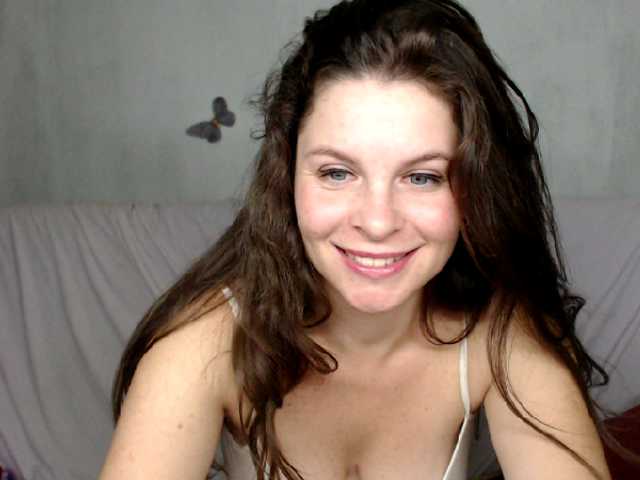 Емитувани слики од екранот SindyBabyDoll