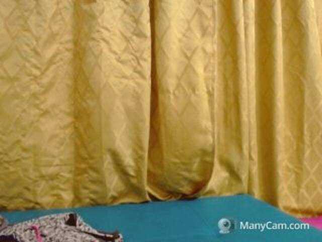 Емитувани слики од екранот skylahot18x