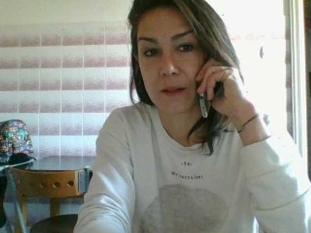 Емитувани слики од екранот Ginela
