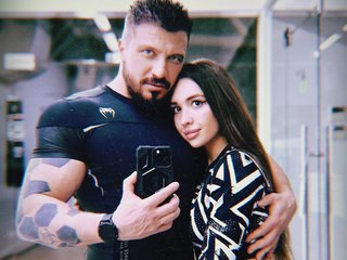 Еротски видео разговор SnakeandTina