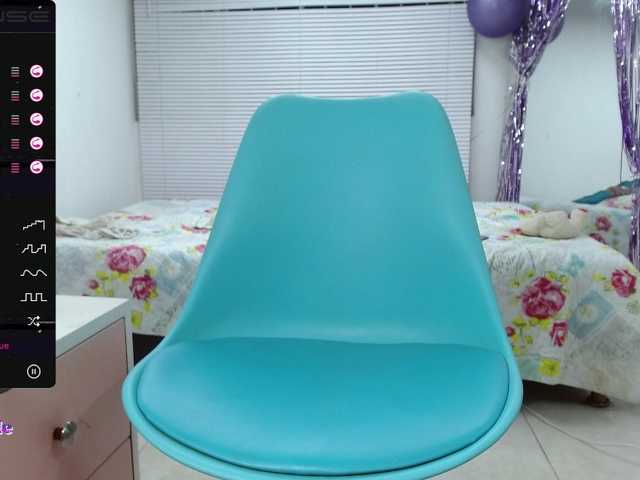 Емитувани слики од екранот Sofhycute