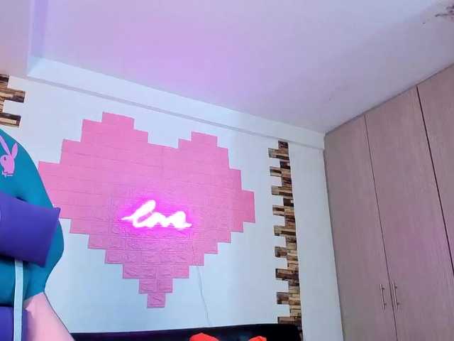 Емитувани слики од екранот sofia-lopez40