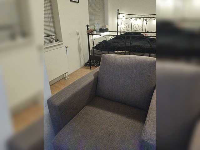 Емитувани слики од екранот ShySofiaXXX