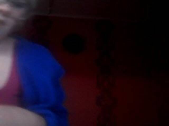 Емитувани слики од екранот SofiaWilson23