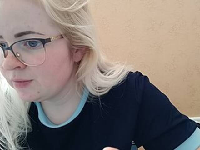 Емитувани слики од екранот SofiaWilson23