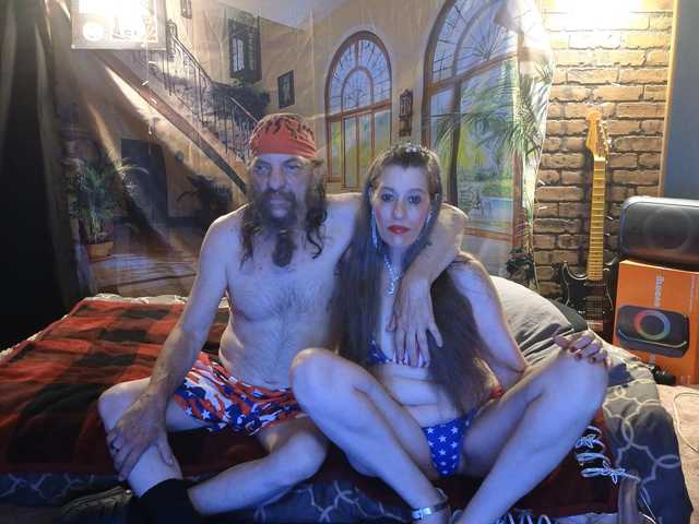Фотографија на профилот HusbandAndWife