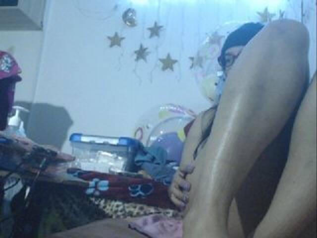 Емитувани слики од екранот sofy_dirtyHot