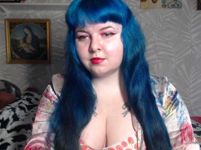 Емитувани слики од екранот SonyaHotty