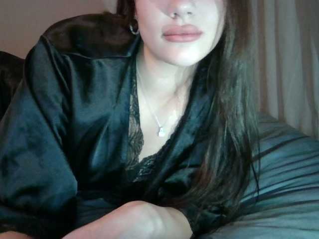 Емитувани слики од екранот SonyaKake