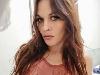 Еротски видео разговор SonyaRed