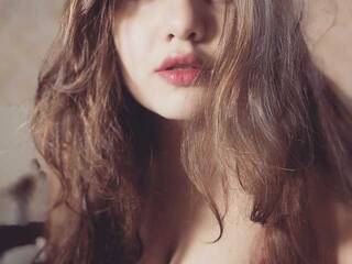 Еротски видео разговор SoyMiaae