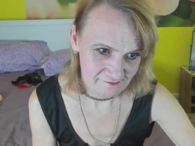 Емитувани слики од екранот SqurtyLally69
