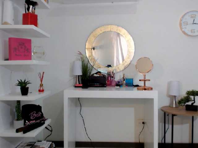 Емитувани слики од екранот StaceyWood