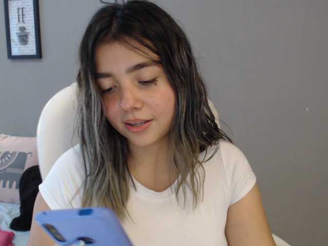 Емитувани слики од екранот Stefany29