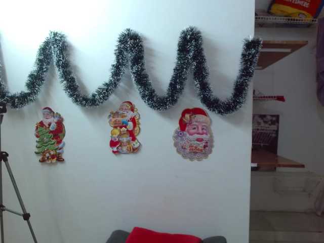 Емитувани слики од екранот Steffy-Skinny