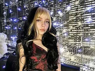 Еротски видео разговор StephaniMarmi