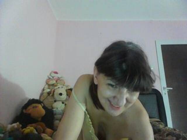 Емитувани слики од екранот strawberychus