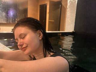 Еротски видео разговор Sunny-Smail