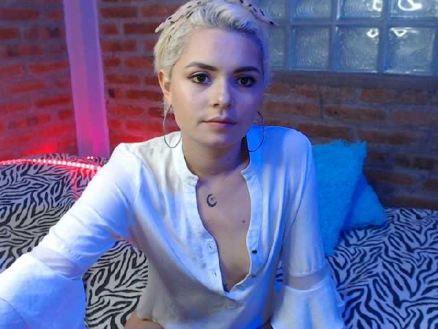 Фотографии susanlane1 today I want rough sex, and get all wet #girl #young #blondgirl #tattoogirl golden show 800 tokens 2000l 1743 257