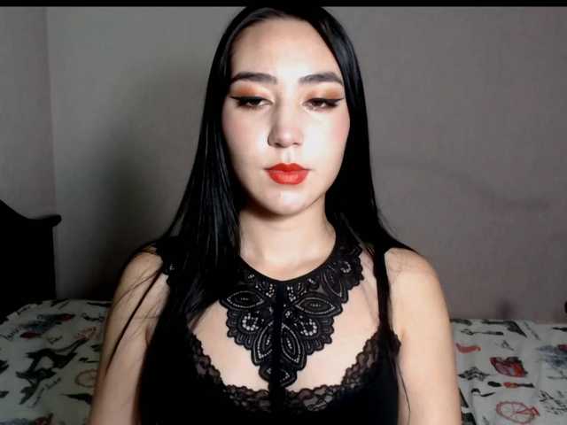 Фотографии SuziLyona Hello, my name is Suzi. It's my second week here and waiting to found new friends and get new experience. Let's improve this show together.I work dance teacher.i make charity stream i love animal and we can Help together all Money today i spent